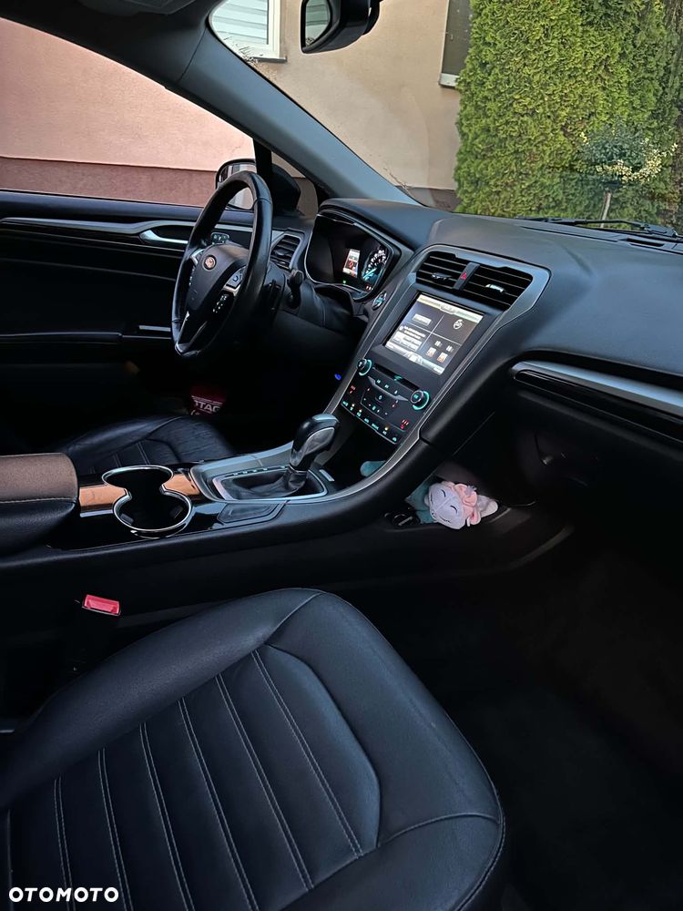 Ford Fusion 2.0 EcoBoost Titanium - 10