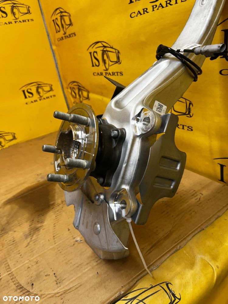 ZWROTNICA PIASTA CZUJNIK ABS PRZÓD LEWY LAND ROVER DEFENDER II L663 - 2