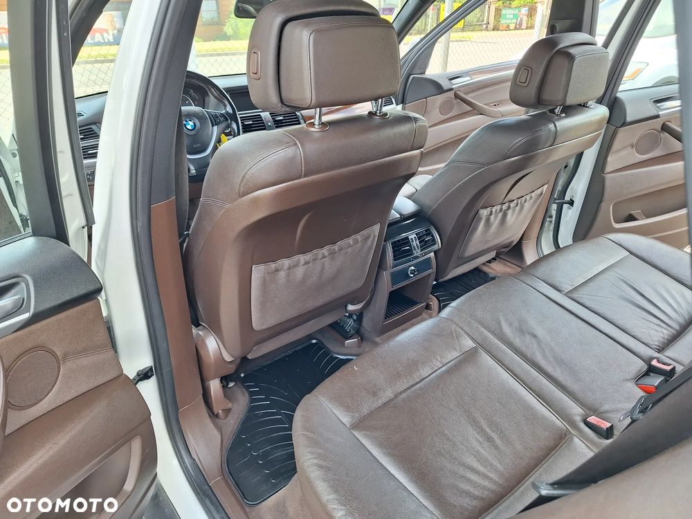 BMW X5 xDrive35d - 16
