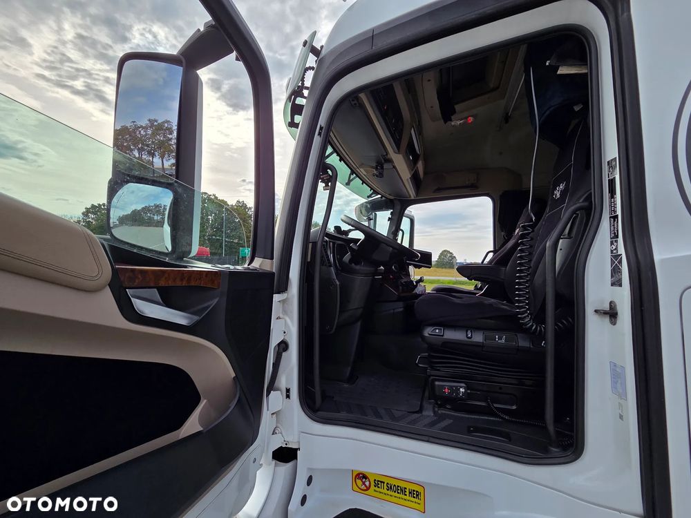 Mercedes-Benz Actros - 32