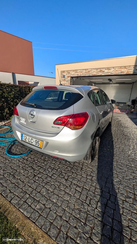 Opel Astra 1.3 CDTI Cosmo - 4