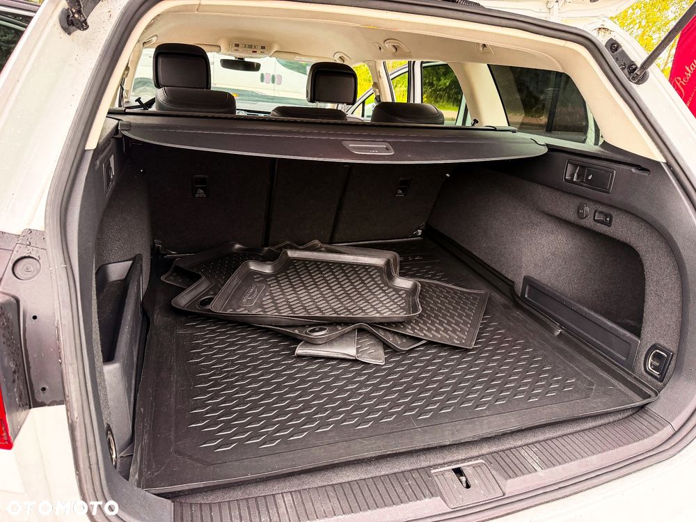 Volkswagen Passat - 31