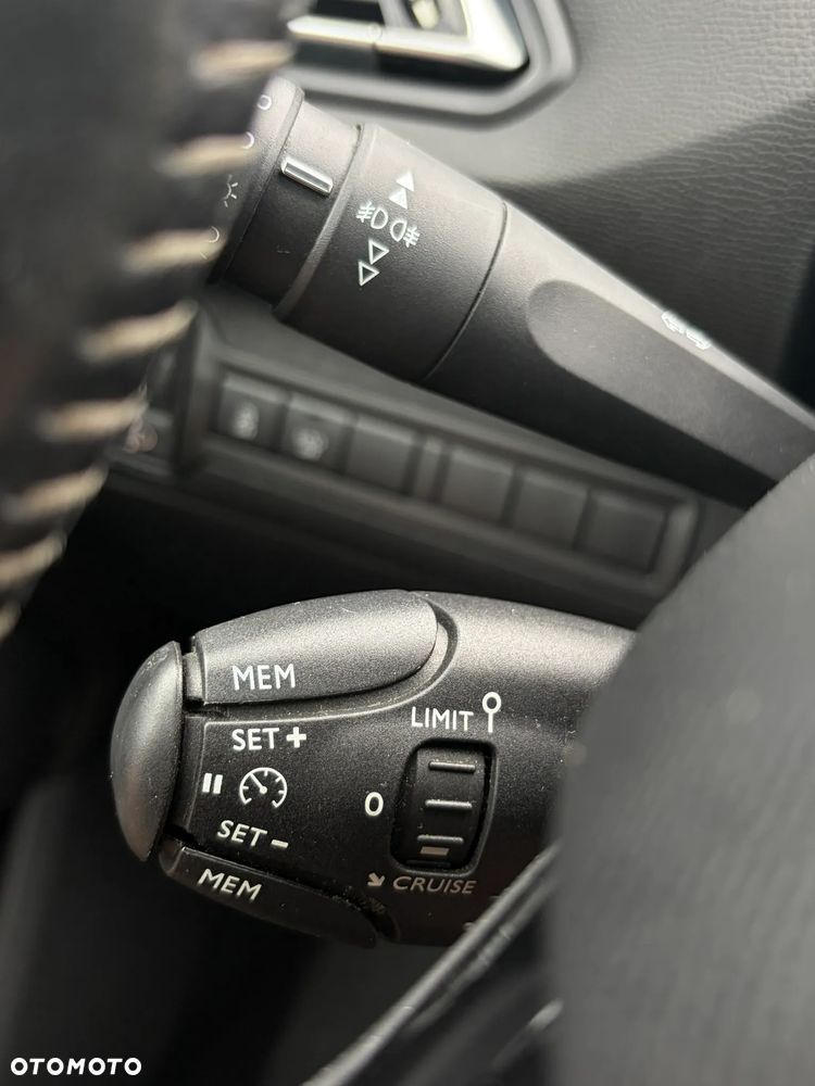 Peugeot 308 BlueHDi 120 Stop & Start Allure - 34