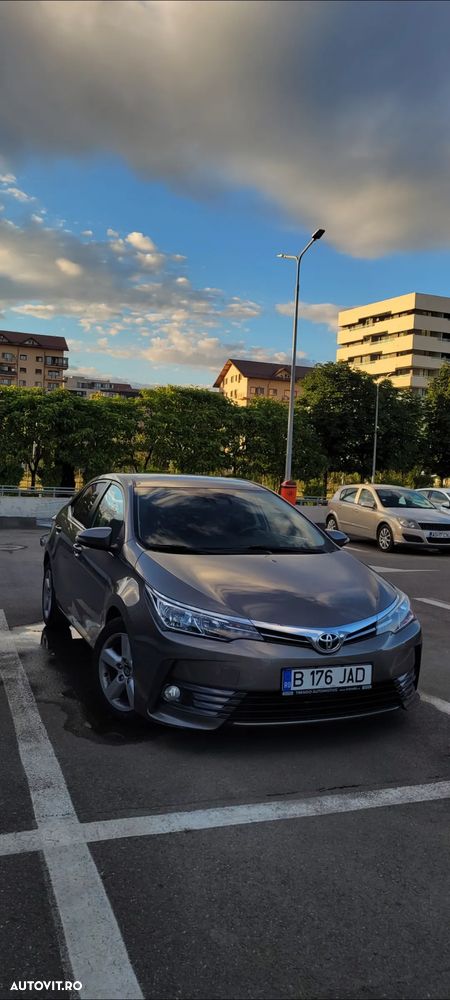 Toyota Corolla - 1