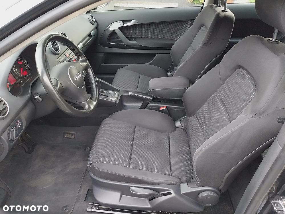 Audi A3 3-drzwiowe 1.6 S tronic Attraction - 5