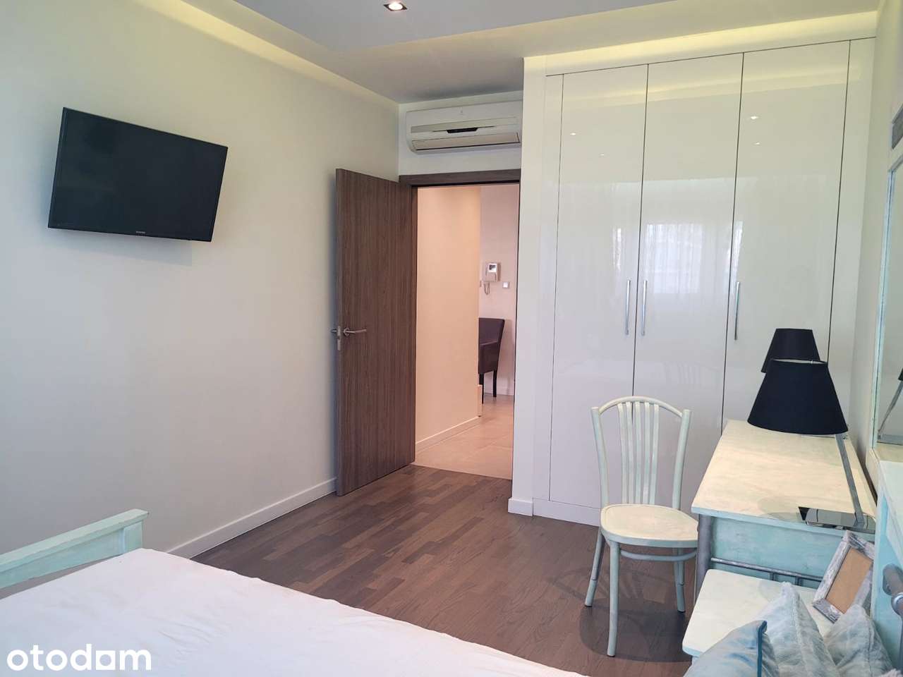2 pokoje | 60 m² | Wysoki standard | Miejsce parkingowe | Wronia 45