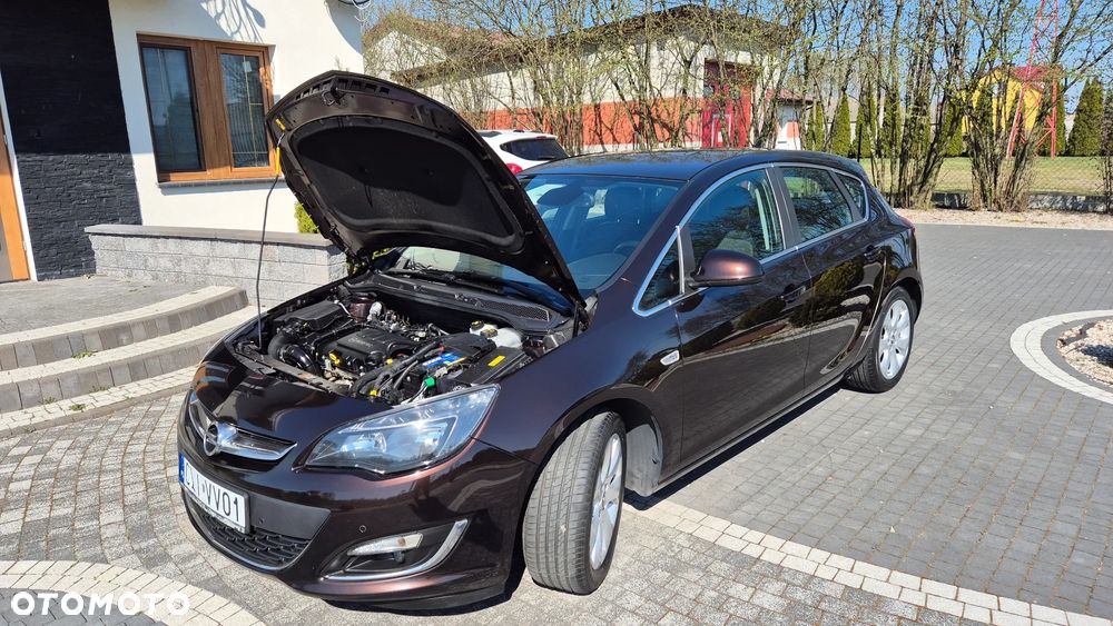Opel Astra 1.4 T Cosmo S&S - 9