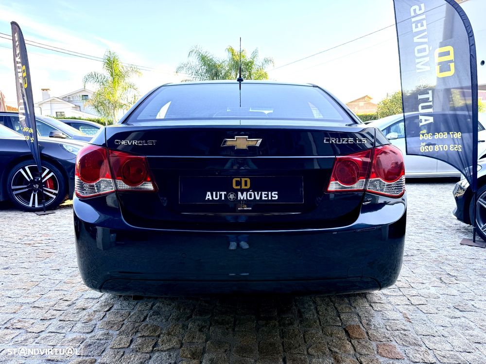 Chevrolet Cruze 1.6 LS - 3