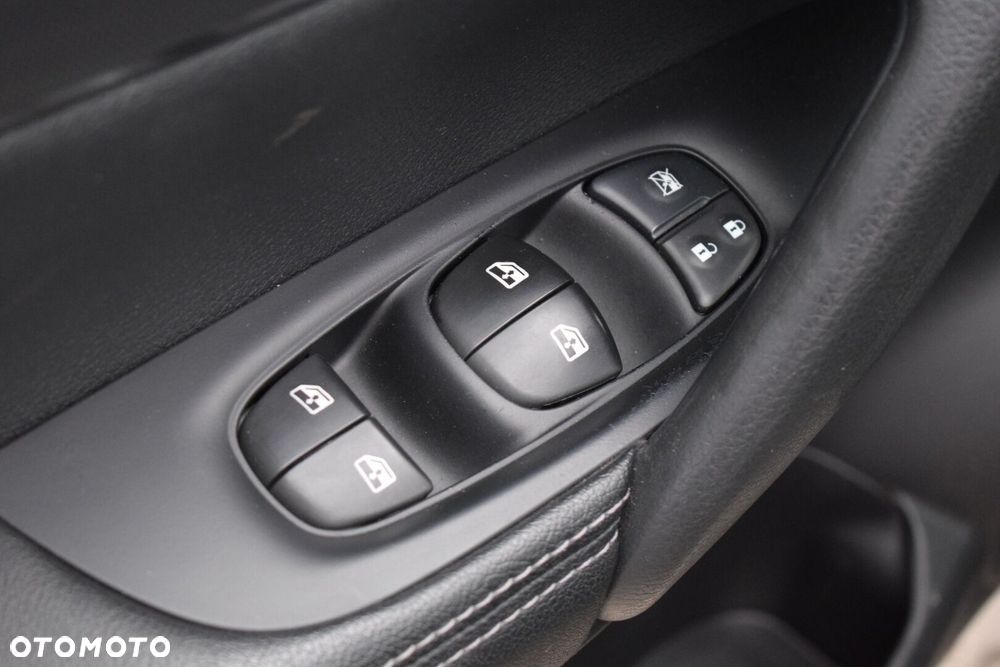Nissan Qashqai 1.3 DIG-T N-Connecta EU6d - 13