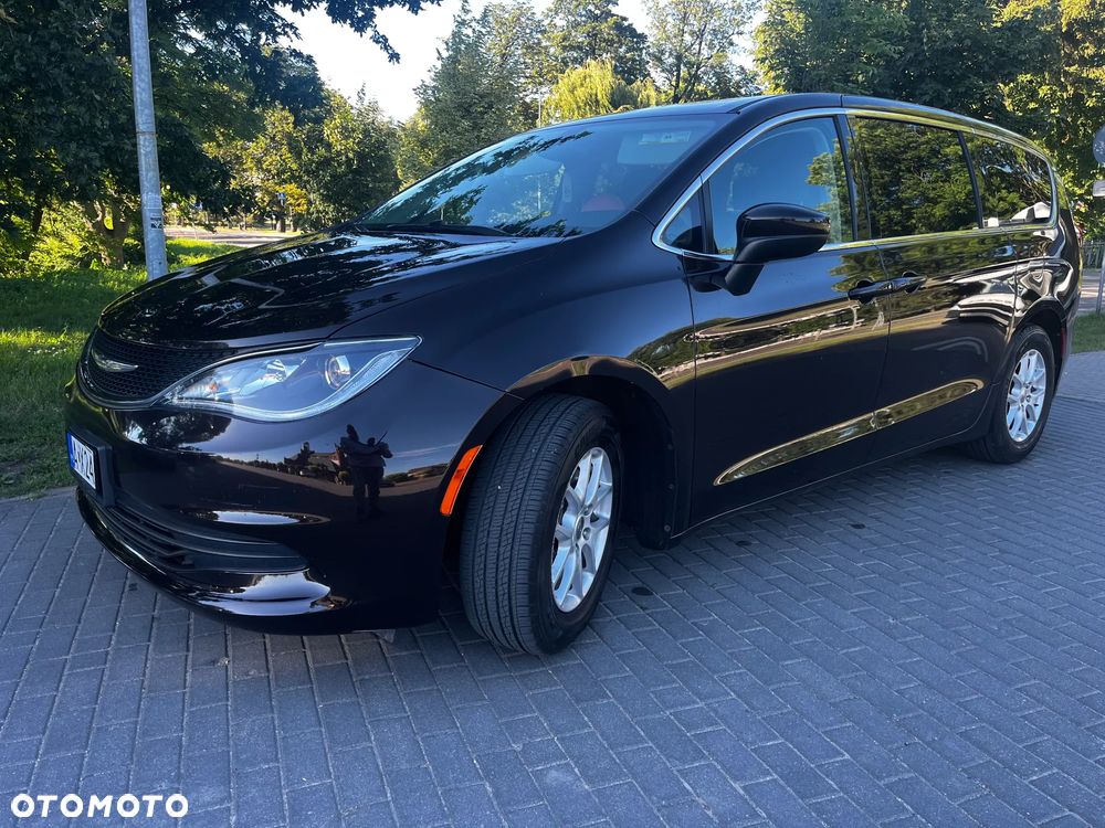 Chrysler Pacifica - 1