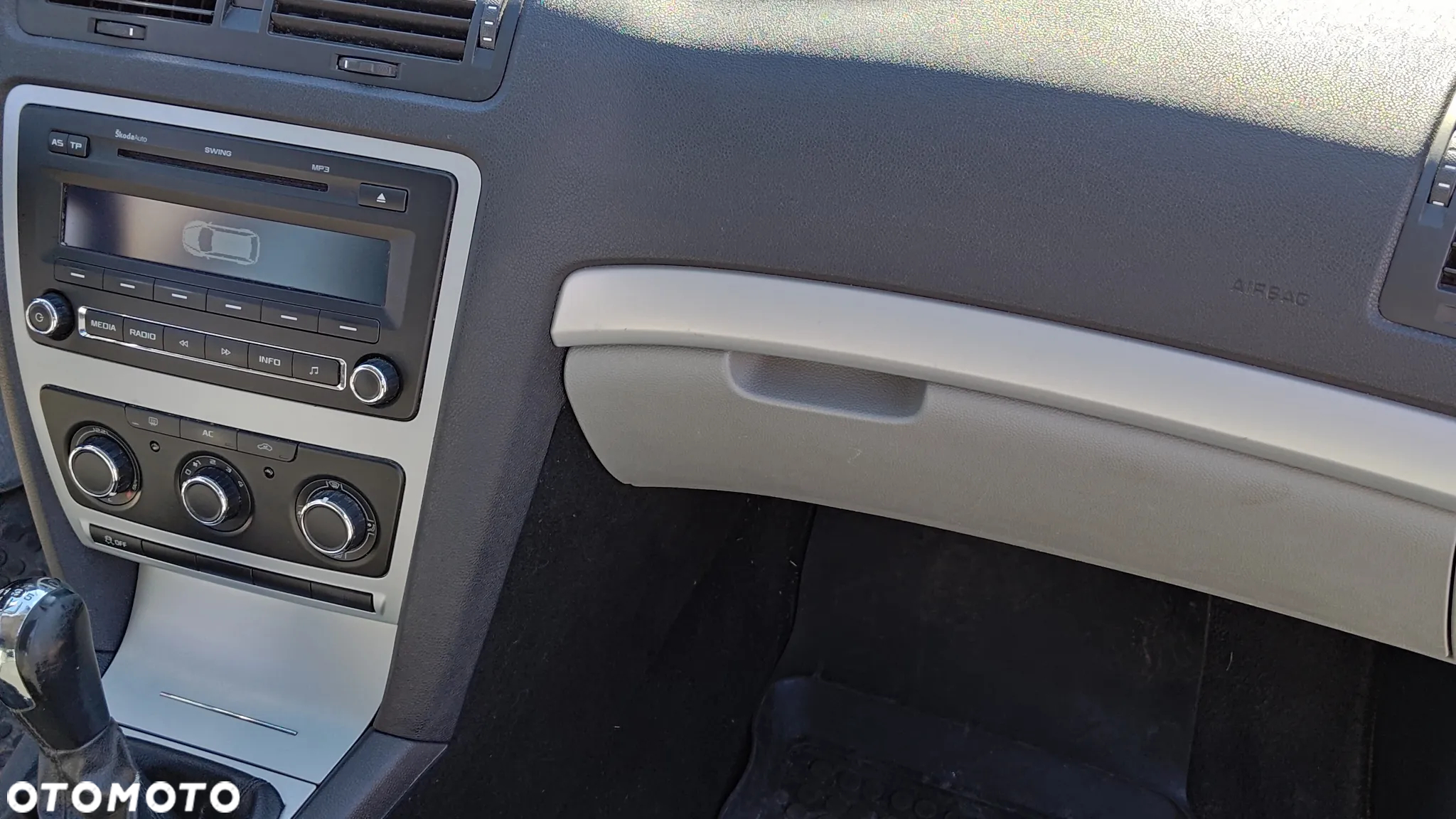 Skoda Octavia 1.6 Ambiente - 18
