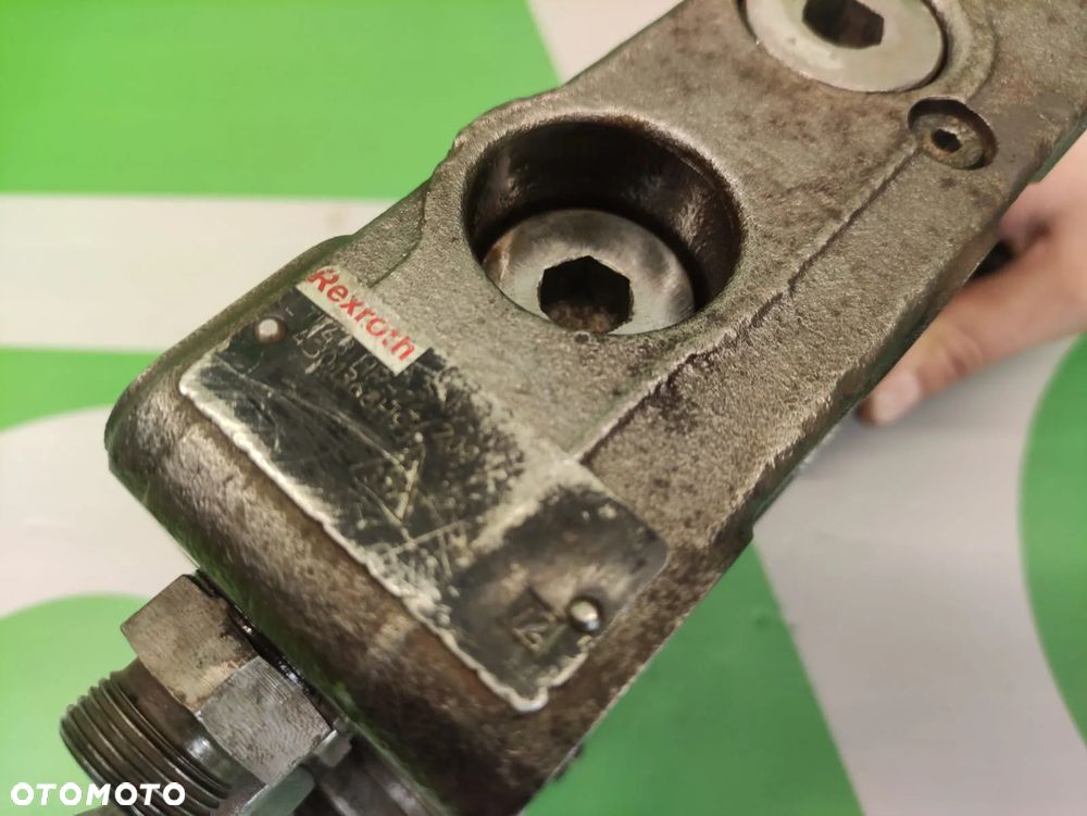 Zawór priorytetowy 607450 Rexroth 710386A1 Case - 7