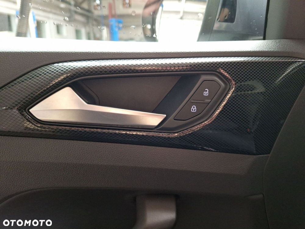 Volkswagen T-Cross - 24