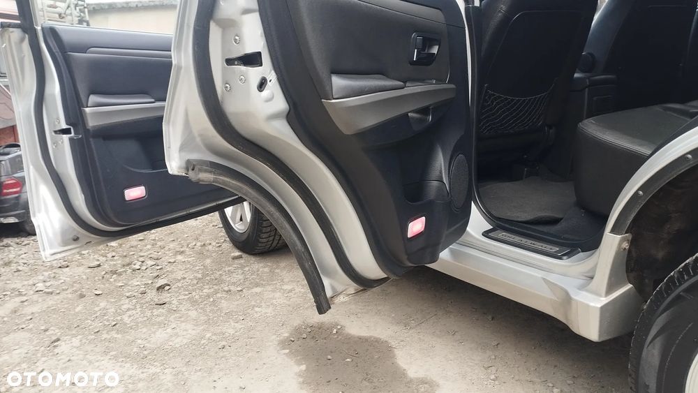Mitsubishi Outlander 2.4 4WD Inform - 23