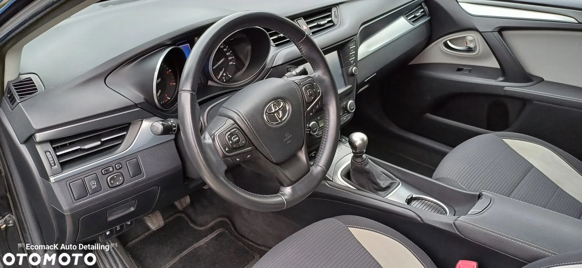 Toyota Avensis 2.0 D-4D Premium - 12