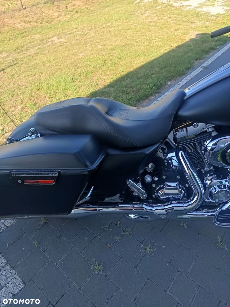 Harley-Davidson Touring Street Glide - 19