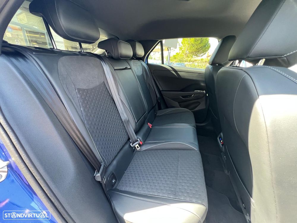VW T-Roc 1.5 eTSI R-Line DSG - 12