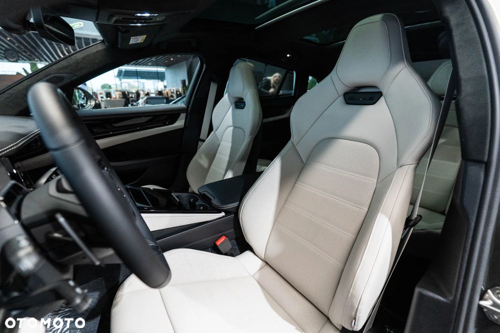 Porsche Panamera Turbo S E-Hybrid PHEV - 9