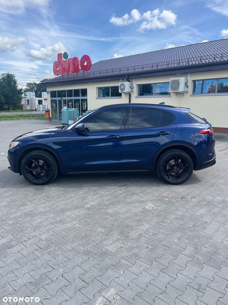 Alfa Romeo Stelvio 2.0 Turbo 16V AT8-Q4 Ti - 4