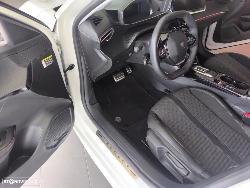 Peugeot e-208 Allure+ - 9
