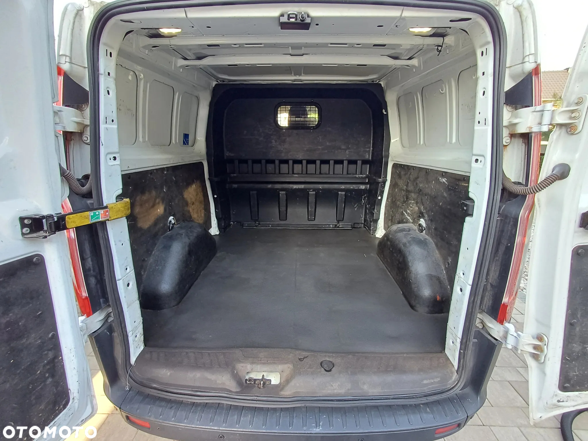 Ford Transit Custom 290 L2H1 Trend - 13