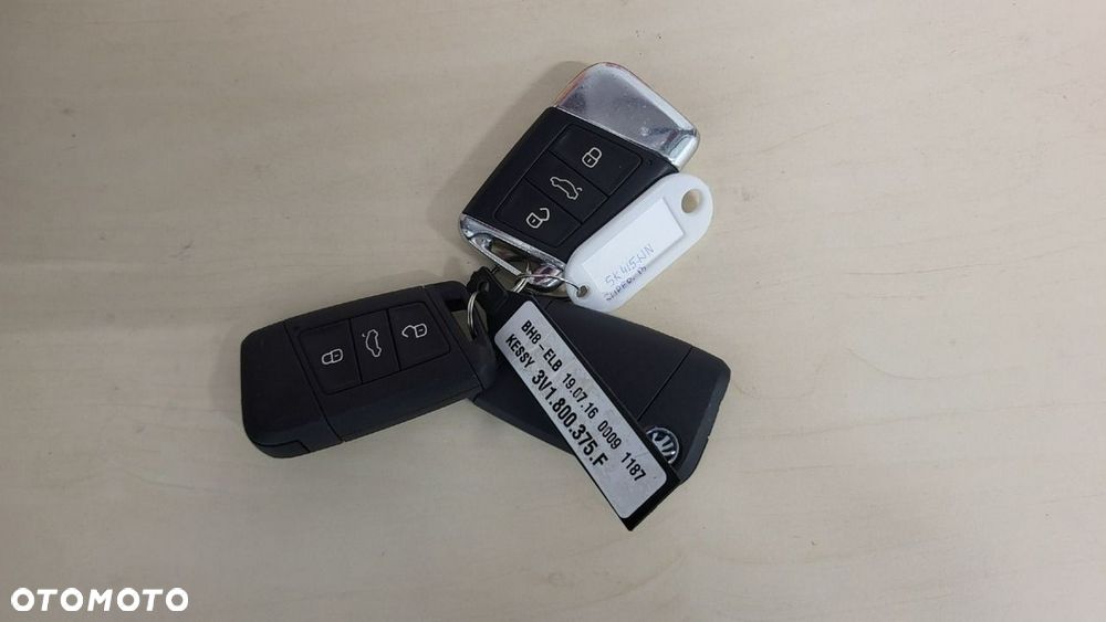 Skoda Superb 2.0 TDI L&K DSG - 33
