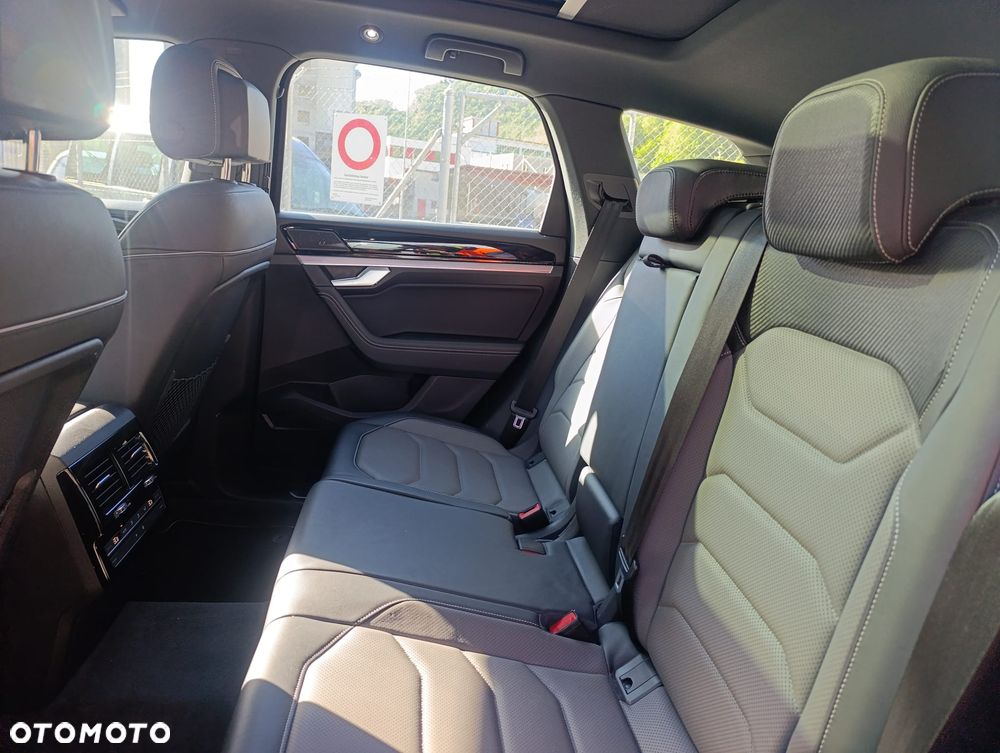 Volkswagen Touareg 3.0 V6 TSI OPF 4Motion R-Line - 13