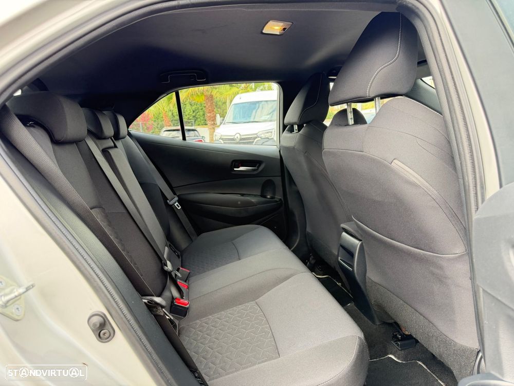 Toyota Corolla 1.8 Hybrid Comfort - 39