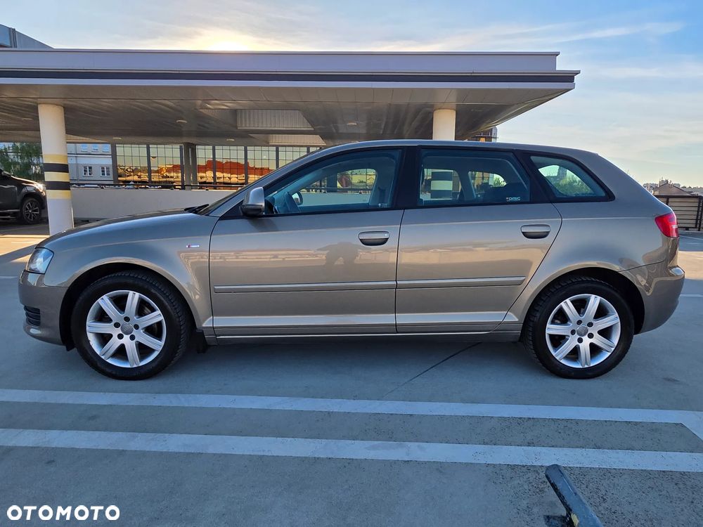Audi A3 Sportback 1.6 S line Sportpaket (plus) - 4