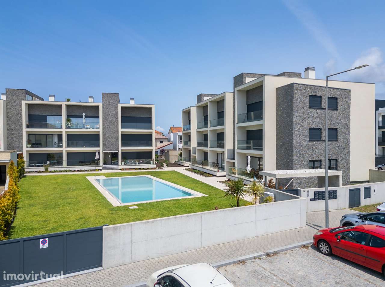 Apartamento T2 em condomínio fechado com piscina e vista mar - Grande imagem: 5/38