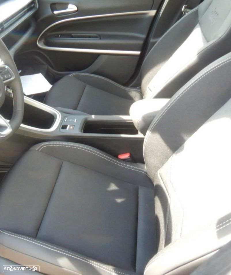 Jeep Avenger 54 kWh Summit - 4