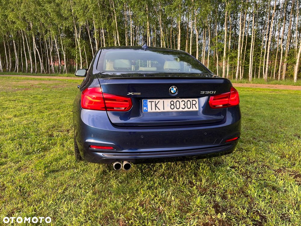 BMW Seria 3 330i xDrive Sport Line - 10