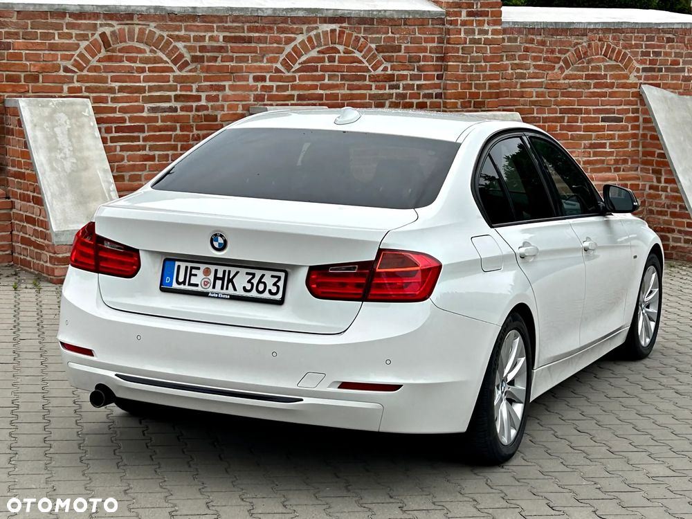 BMW Seria 3 320d Sport Line - 22