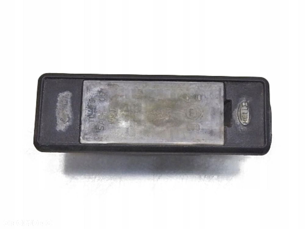 LAMPKA TABLICY REJESTRACYJNEJ PEUGEOT 607 LIFT 9688349480 2KA008224-10 - 1