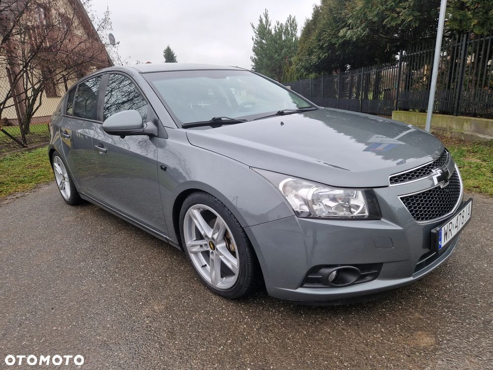 Chevrolet Cruze 1.6 LS+ - 27