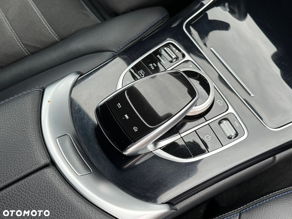 Mercedes-Benz Klasa C 300 e 9G-TRONIC AMG Line - 23