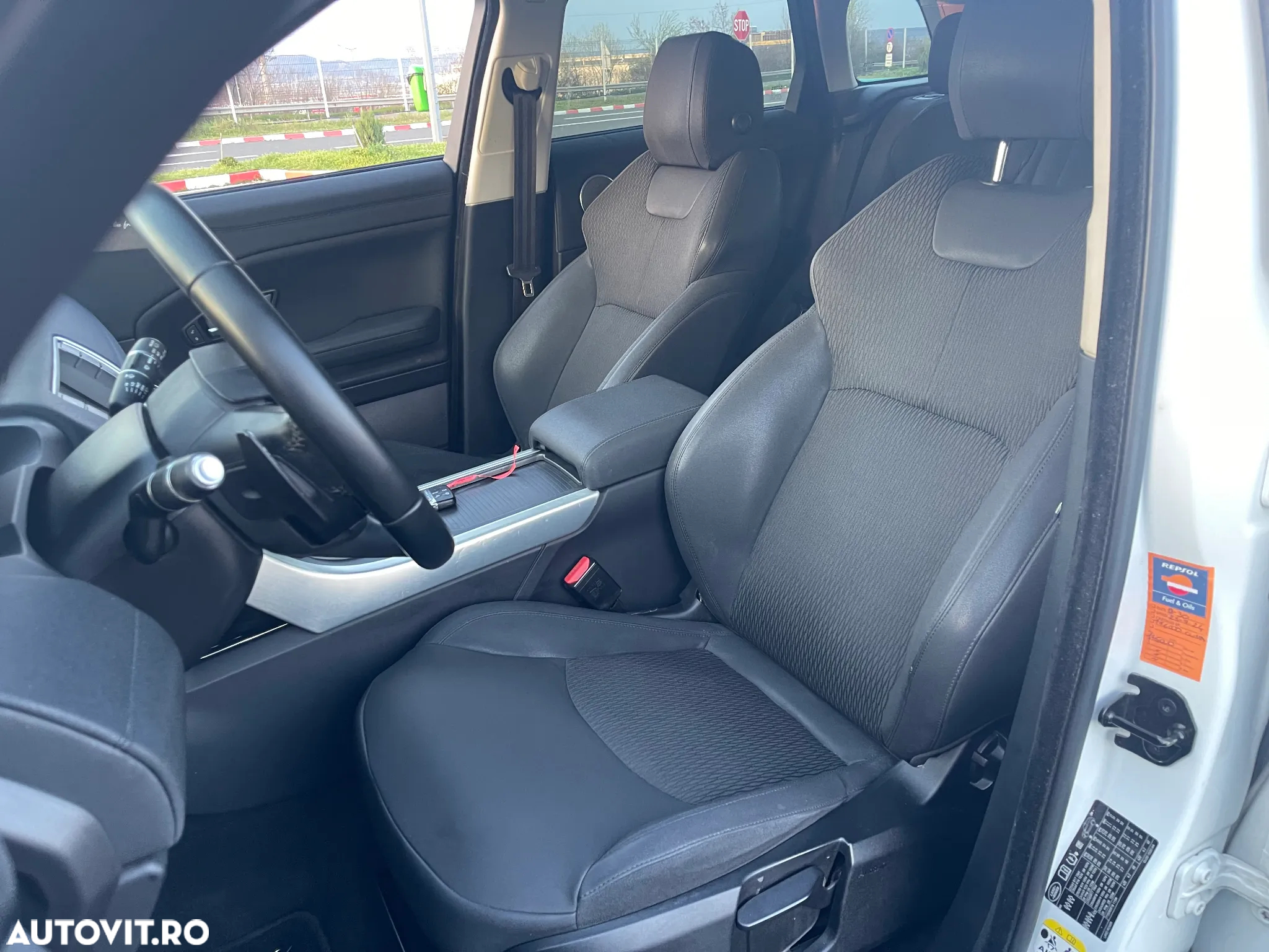 Land Rover Range Rover Evoque 2.0 D150 R-Dynamic SE - 31