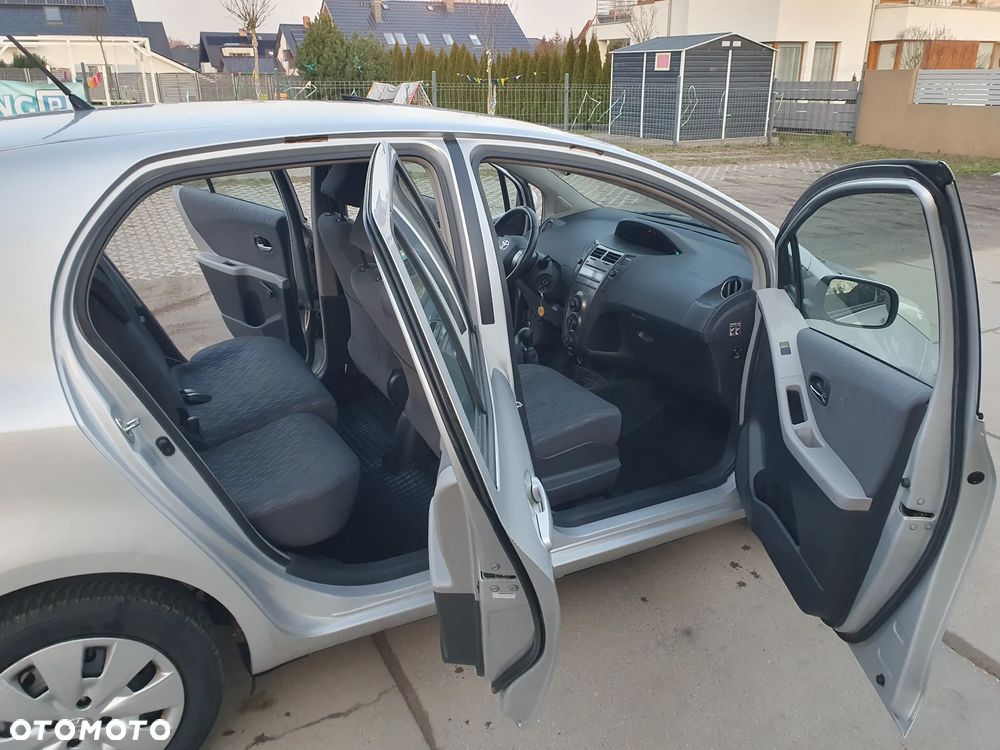 Toyota Yaris 1.33 VVT-i Cool - 12