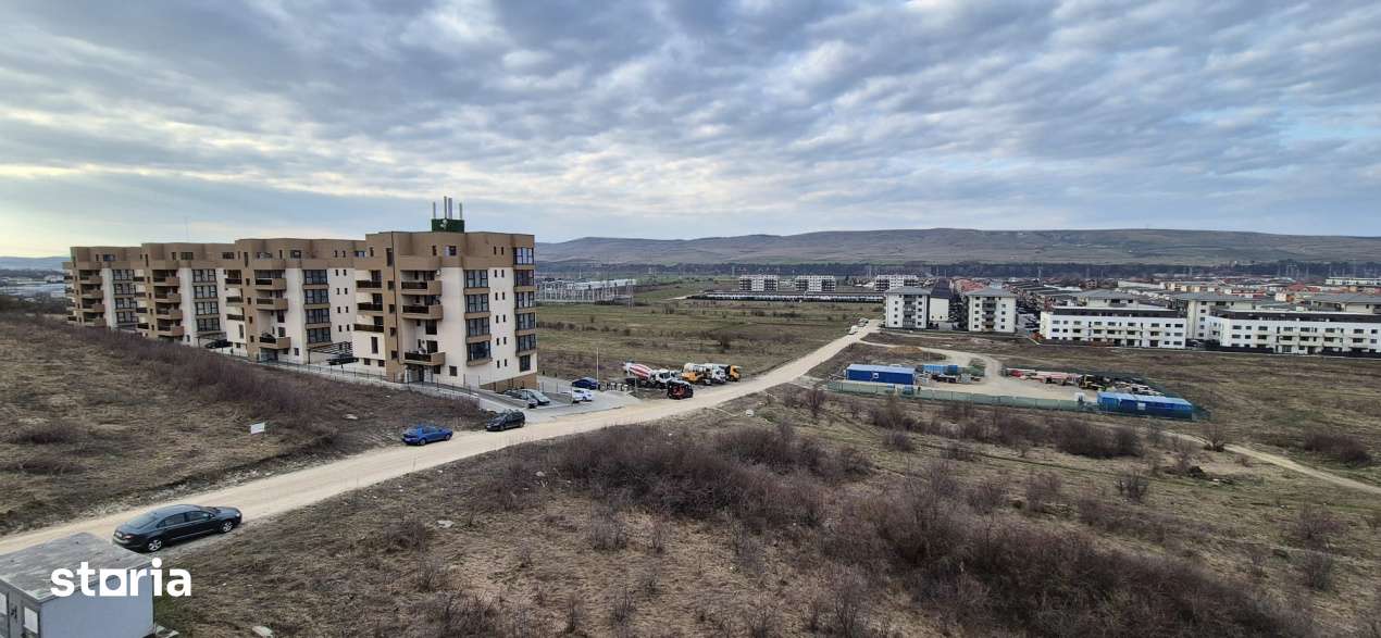 Apartament cu 3 camere, zona Sesul de Sus, parcare subterana — fotografia 1