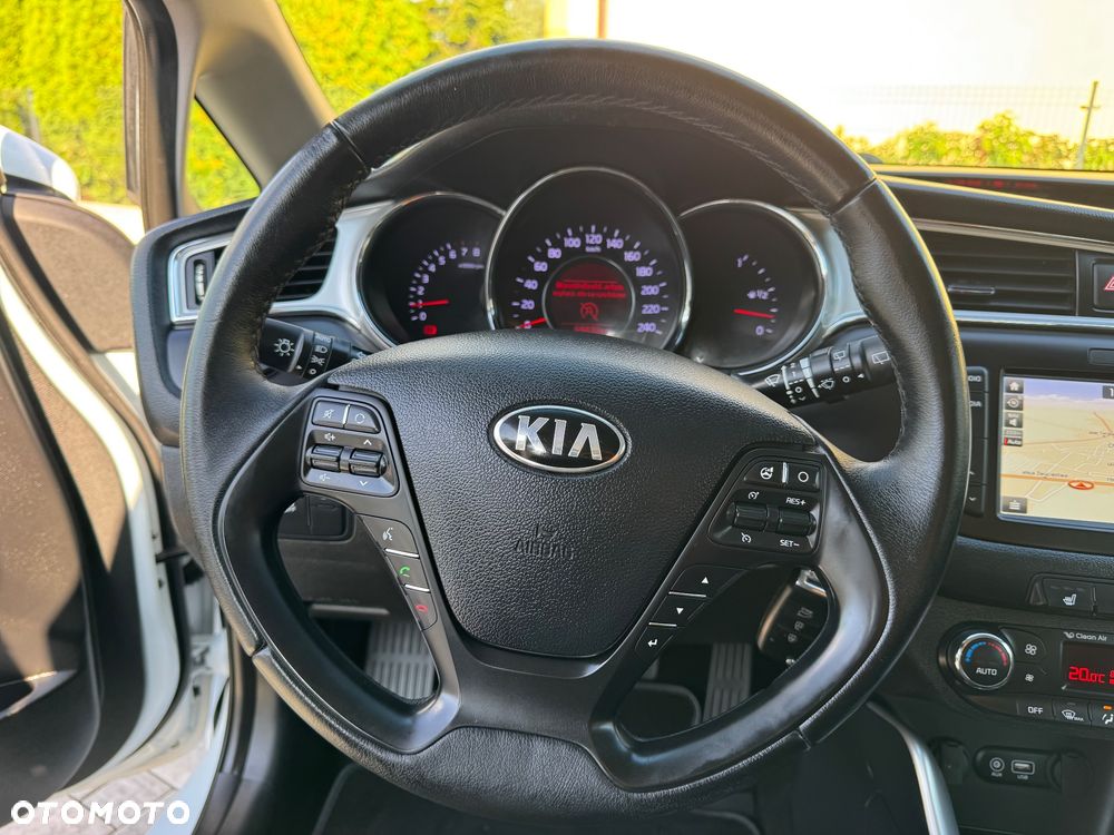 Kia Ceed 1.4 CVVT ISG Dream Team Edition - 22
