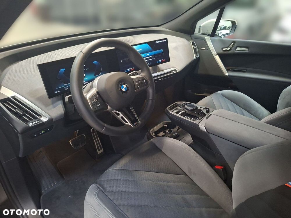 BMW iX xDrive45 100.6kWh - 11
