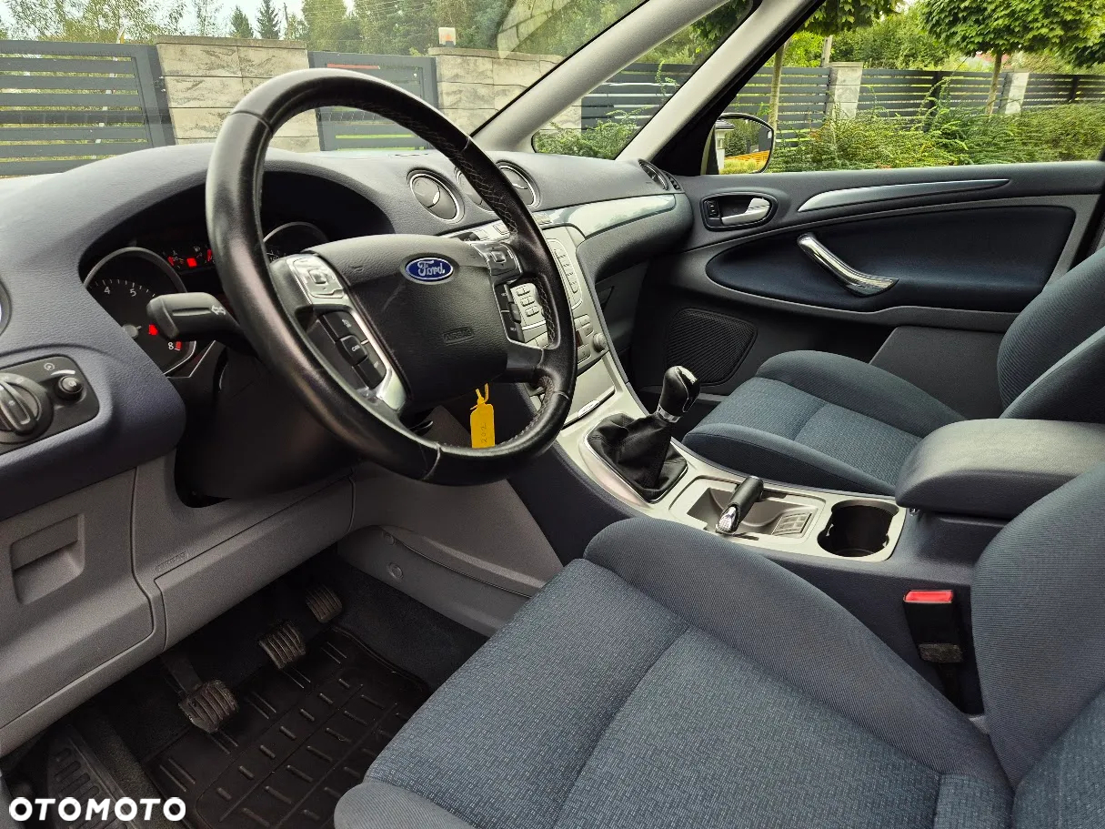 Ford S-Max - 16