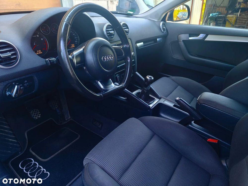 Audi A3 Sportback 1.6 S line Sportpaket (plus) - 13