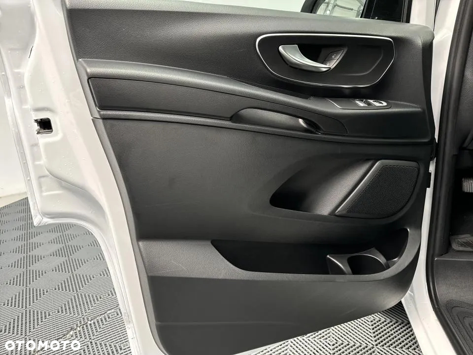 Mercedes-Benz Vito - 11