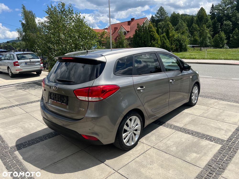Kia Carens 1.7 CRDi 141 Dream Team Edition - 5