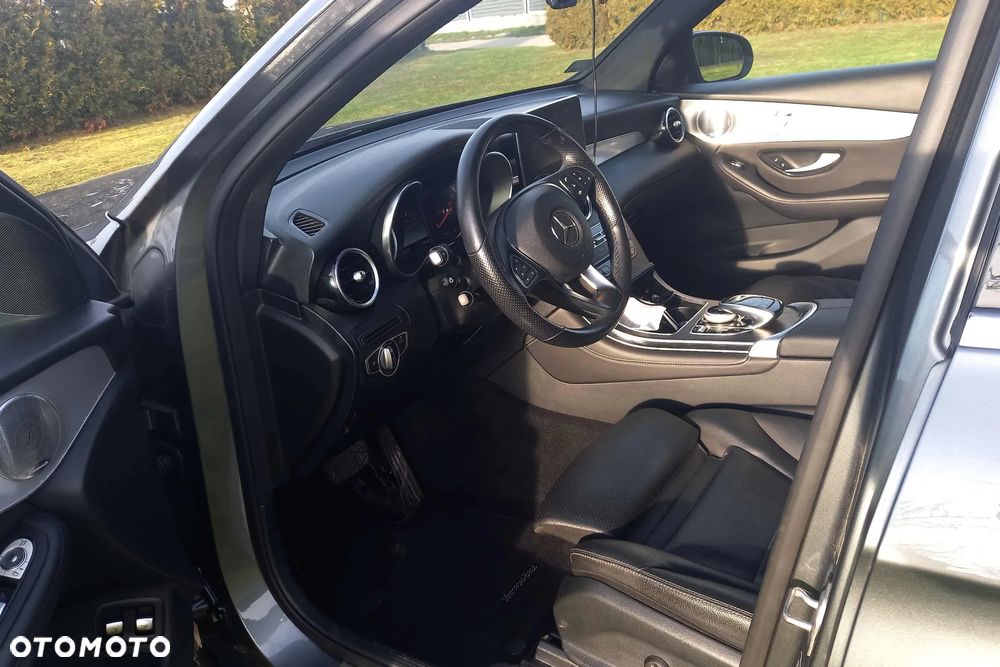 Mercedes-Benz GLC - 21
