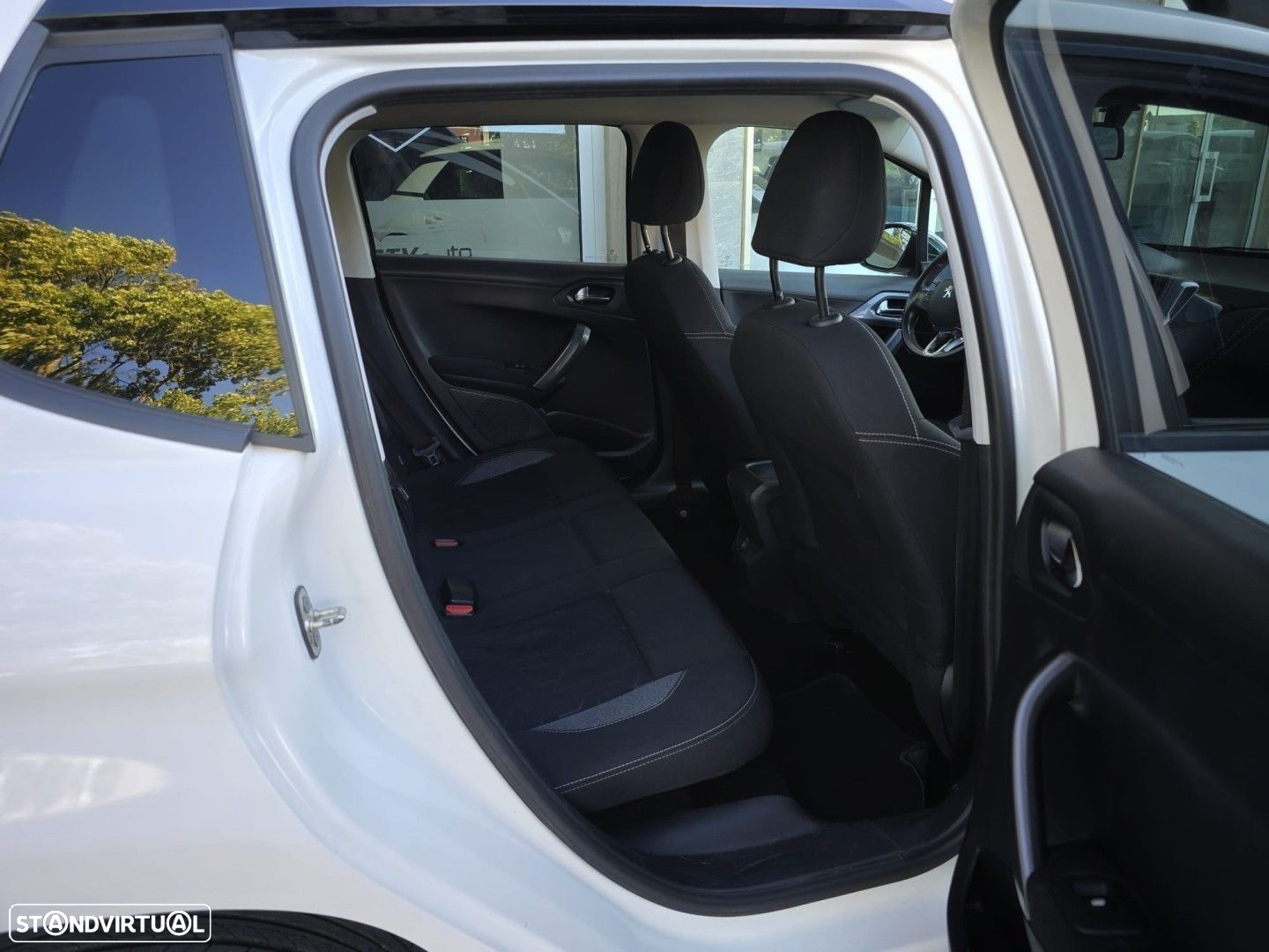Peugeot 2008 1.2 PureTech Active - 8