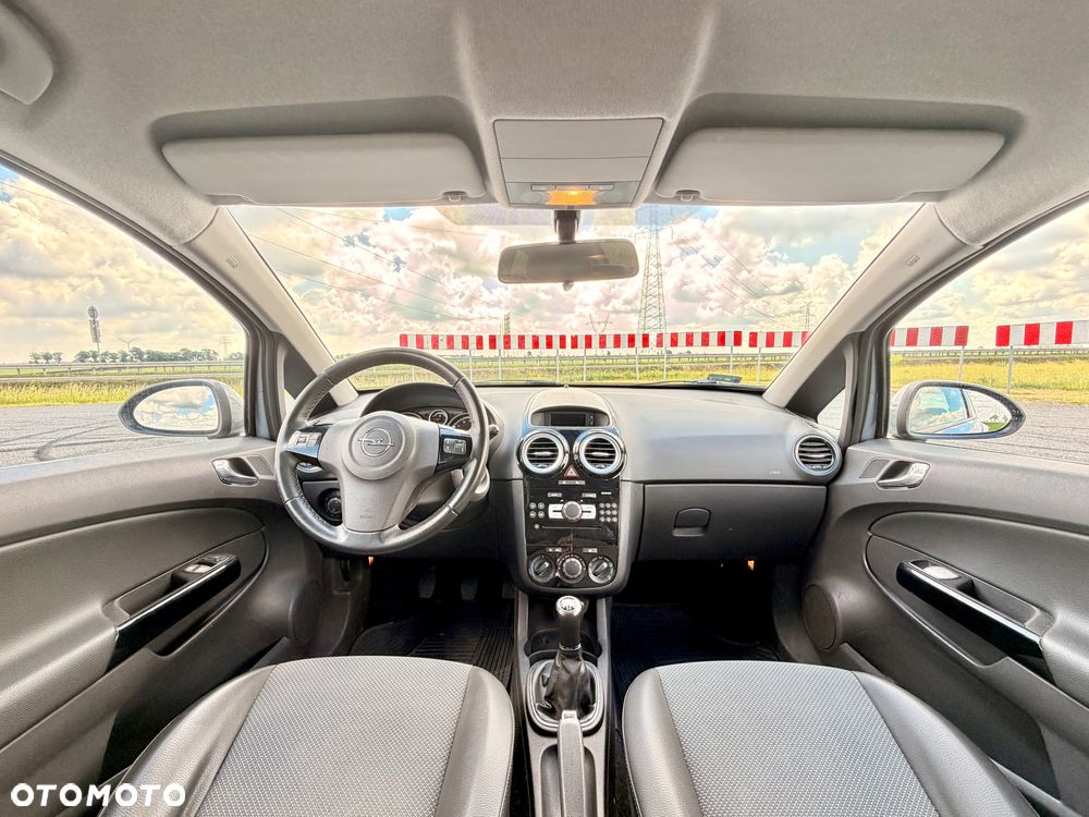 Opel Corsa 1.4 16V Essentia - 6