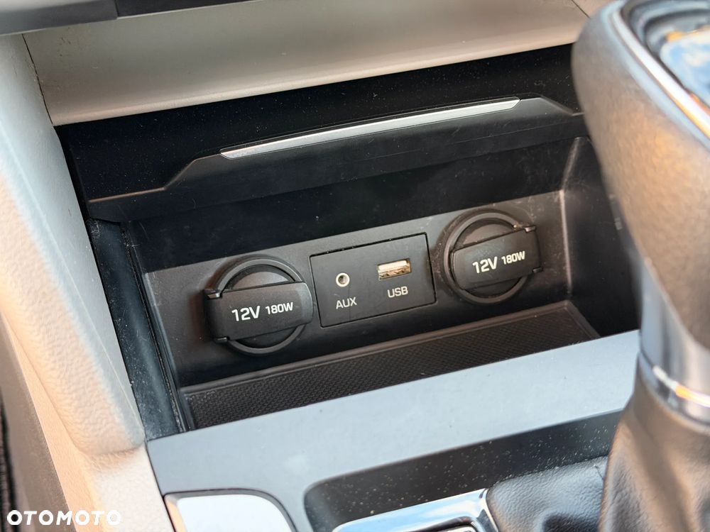 Hyundai Elantra - 34