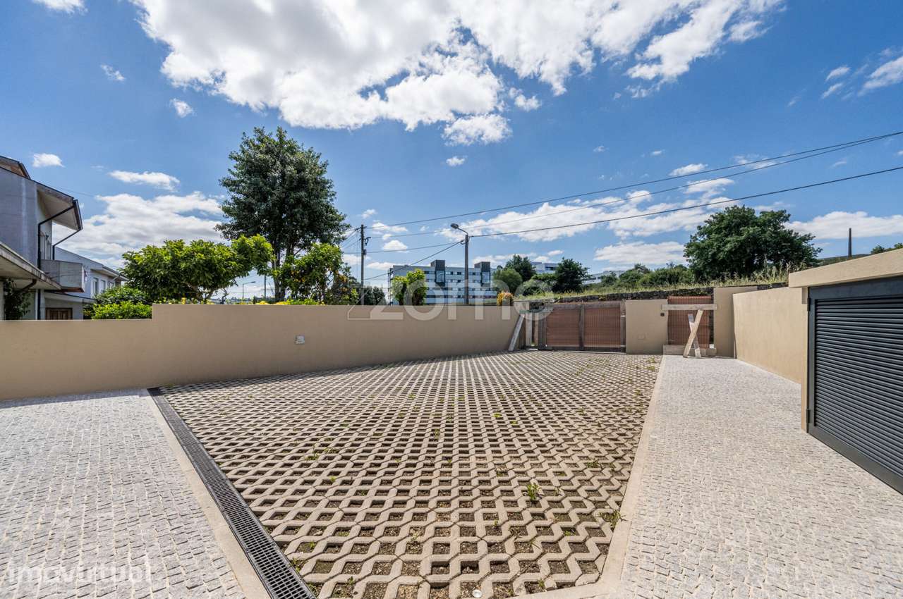 Moradia T3 Nova com terraço e jardim, na Cidade da Maia - Grande imagem: 3/34